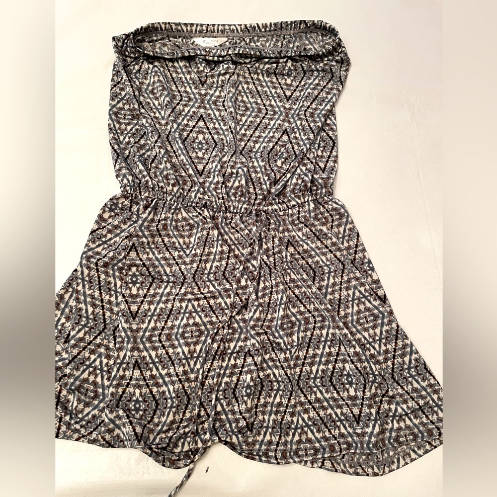 🦋3 for $21 🦋 Elan Beach sleeveless Large Romper. Elasticized at top & waist.